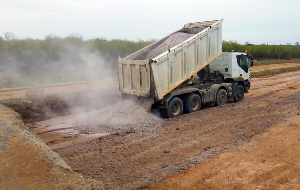 Device to stop cyclists being dragged under tipper lorries