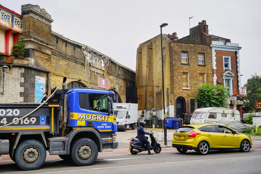 Driving a HGV in London - HGV Training Network