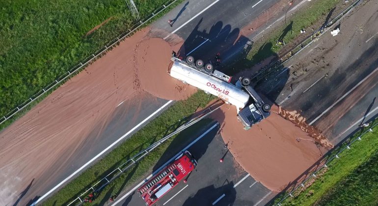 Lorry spills liquid chocolate on Polish motorway - HGV Training Network