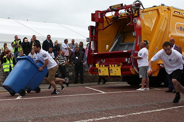 bin lorry racing