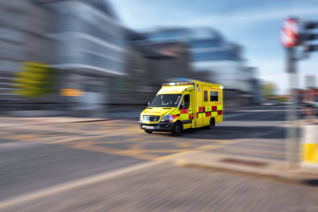 How to become an ambulance driver