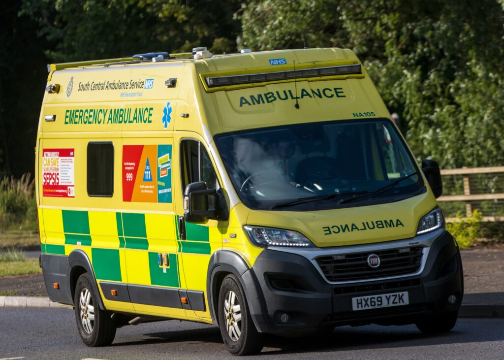 How to become an ambulance driver