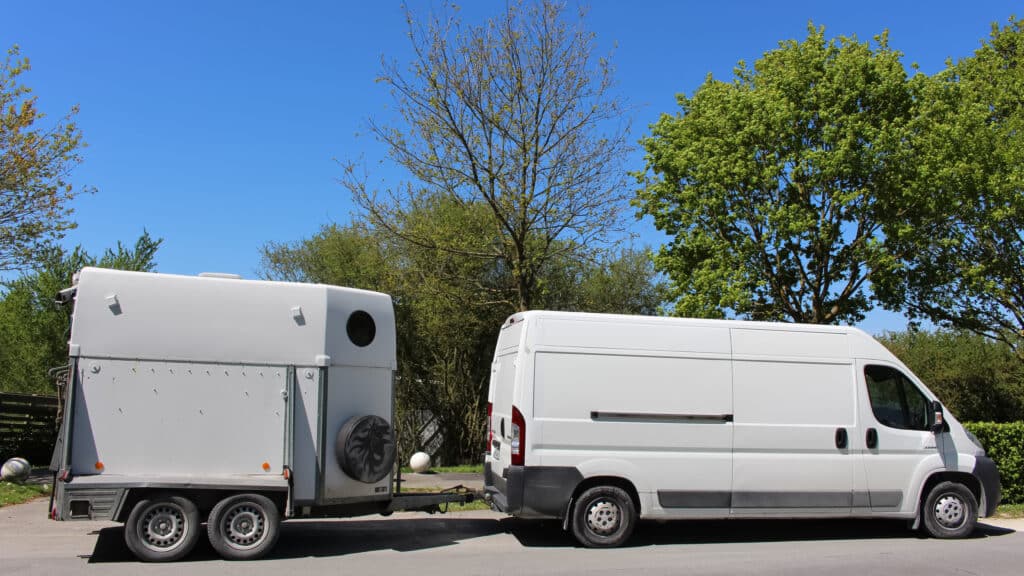 What size horsebox can I drive on a car licence?