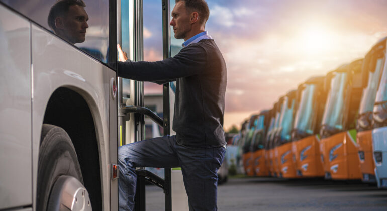 How much do coach drivers earn - HGV Training Network