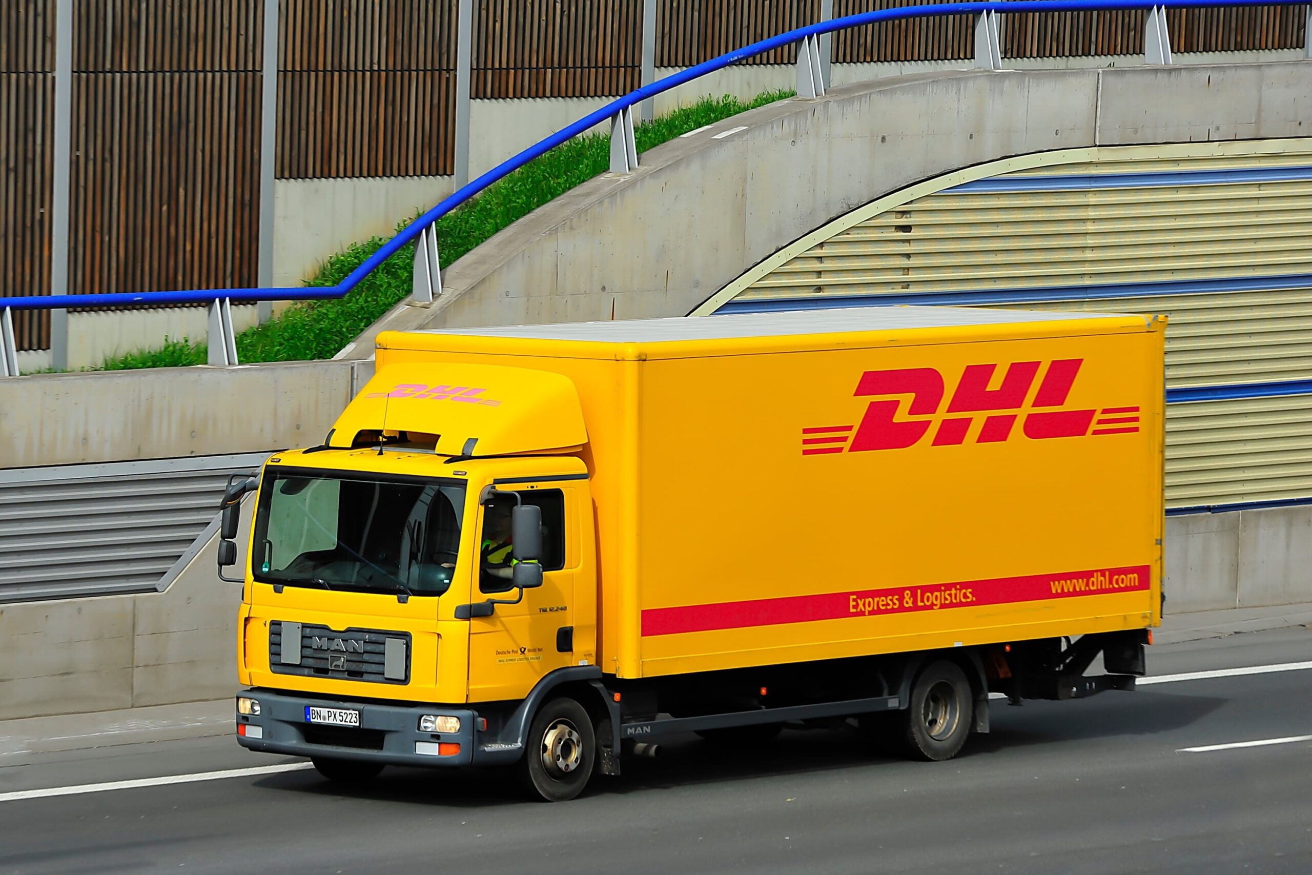 Driver Training DHL DHL driver training - HGV Training Network